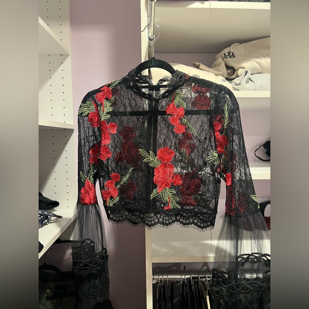 Lace bell sleeve top with roses
